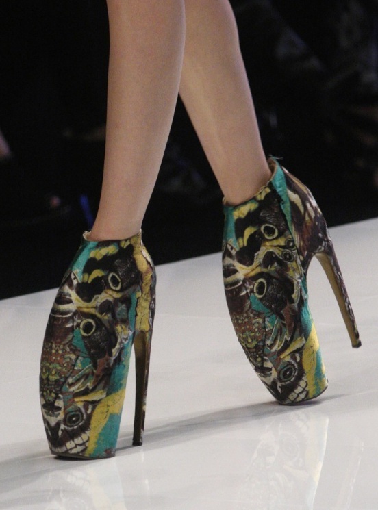 Alexander McQueen's shocking heels - My, Dog, Escape, Lattice, Doesn't get in the way, At all, Go, House, Longpost