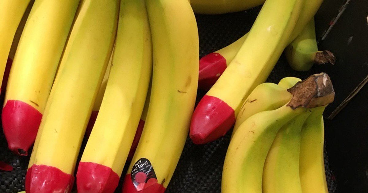 3 бананов в день. Разноцветные бананы. Бананы красные. Кончик банана. Бананы в Австралии.