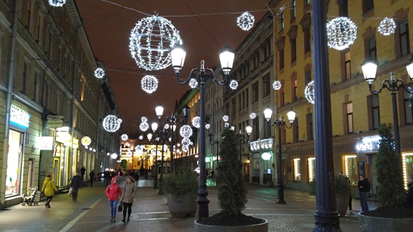 Beautifully decorated city - My, Saint Petersburg, Christmas, Holidays, Garland