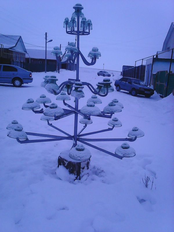 Christmas tree with built-in garlands - Christmas tree, insulators