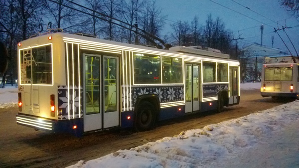 And we also have New Year's beauties in Kirov! - New Year, Trolleybus
