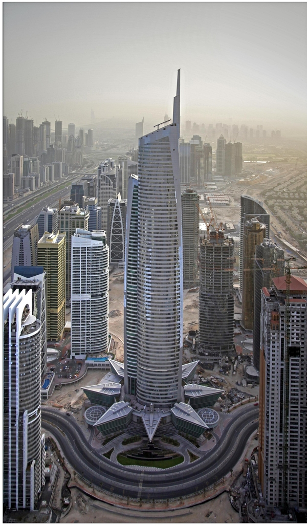 Almas tower Dubai , 