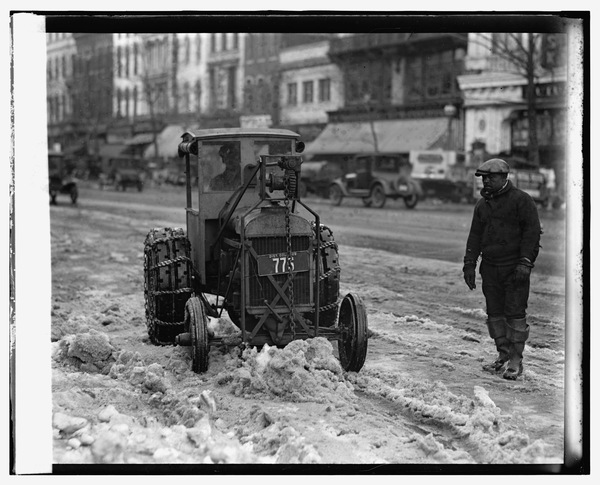 1925 год уборка снега трактором - оригинал. - Фотография, Ретро