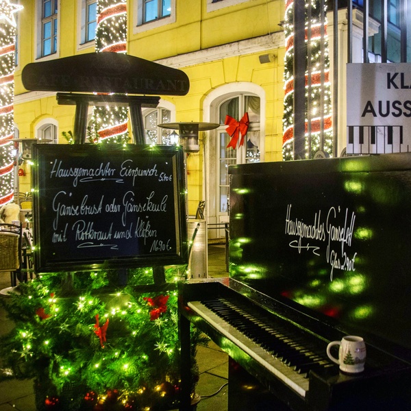 Atmospheric cafe in Europe - My, My, Christmas, New Year, Germany, Dresden, Piano, Cafe, Photo