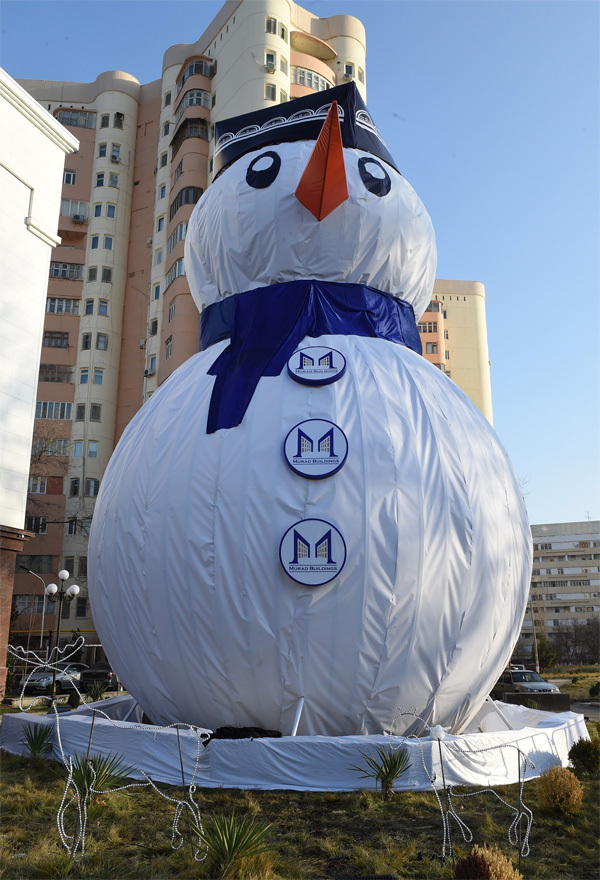 A 14-meter snowman was installed in Tashkent - , In Moscow, , Longpost, Snow