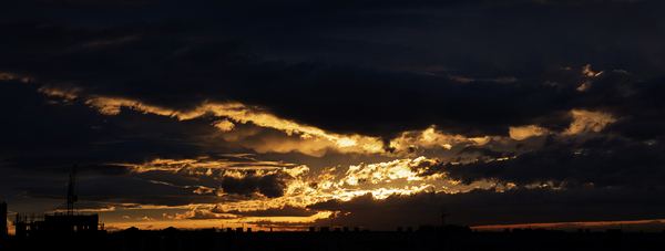 Window sunsets. - My, Photo, Sunset, Sky, Halo, Clouds, Панорама, Canon, Longpost