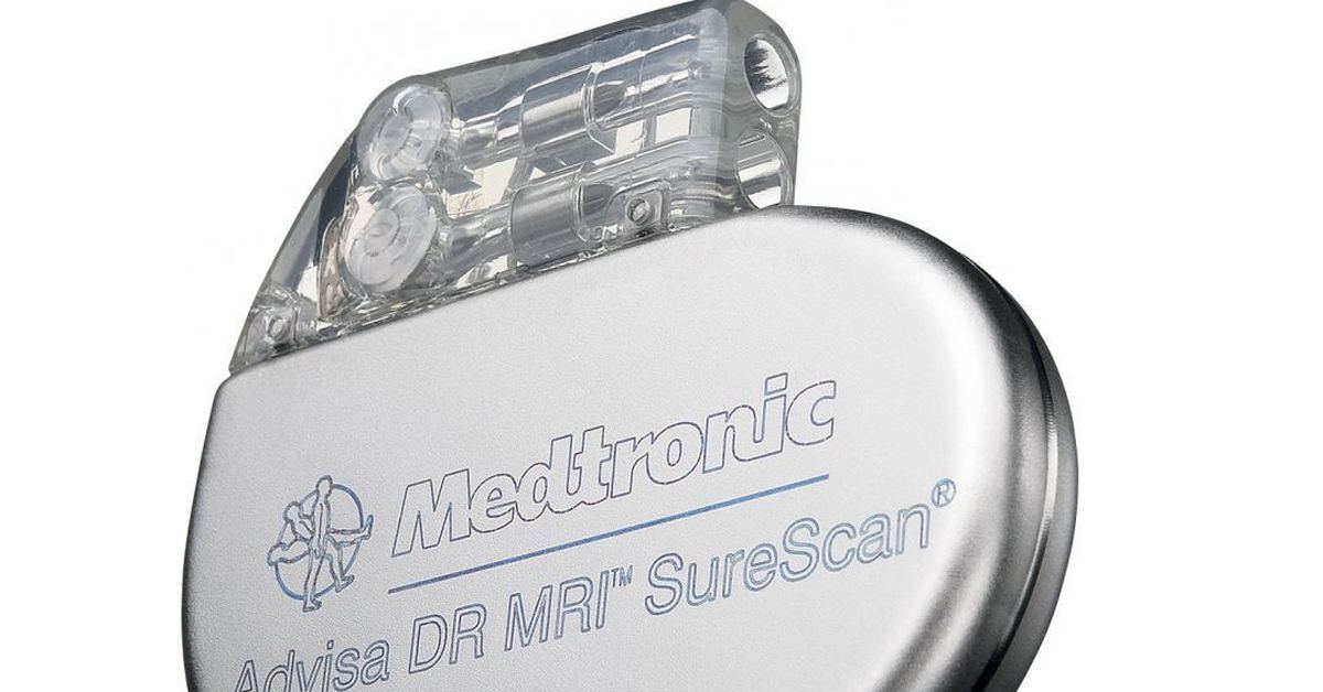 Pacemaker. Кардиостимулятор Medtronic MRI SURESCAN. Кардиостимулятор Медтроник двухкамерный. Кардиостимулятор сердца Медтроник. Электрокардиостимулятор имплантируемый однокамерный.