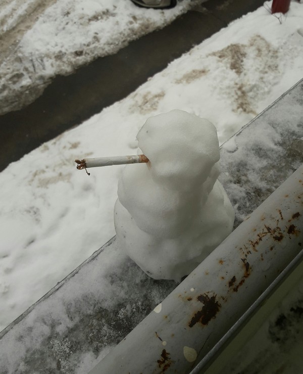 Psst, boy, can't you smoke a cigarette ..? - My, Photo, snowman, Humor, Psss guy