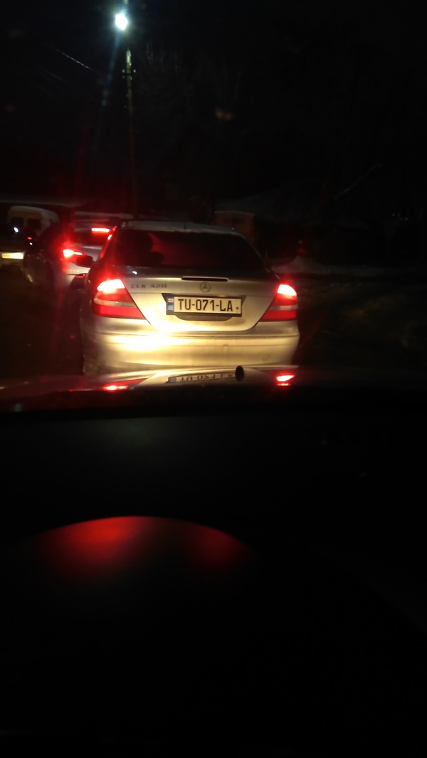 Вот такие номера вчера встретил. Живу в Туле 71 регион у нас, поприжимался чтоб заснять