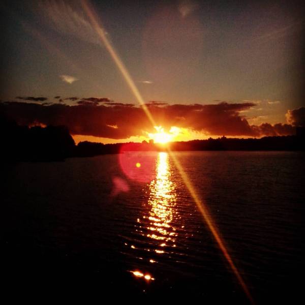 Закат над водой | Пикабу