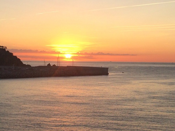 The sun woke up. Blanes - My, Spain, Blanes, Costa Brava, dawn, No filters