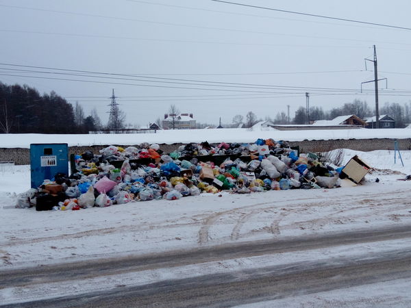 When it's already the 22nd, and the housing and communal services are still New Year's holidays! - My, Utility services, Horror, Garbage, Uglich