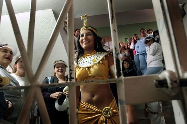 Miss Prisoner is a beauty pageant at the Good Shepherd Colombian prison in Bogota. - Prison, Beauty contest, Girls, Prisoners, Longpost