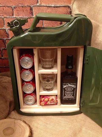 Convenient and inconspicuous. - Photo, Canister, Cache, Convenience, Whiskey