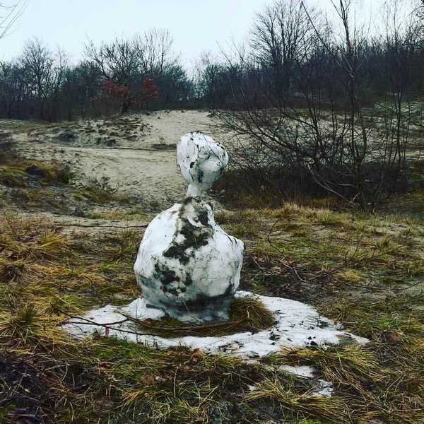 The strongest snowman who still believes in winter =) - Photo, Humor, Baltics, snowman