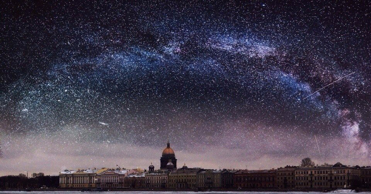 Звезда петербург. Ночное небо в городе. Звездное небо над Питером. Ночное небо Петербурга. Звезды над Санкт Петербургом.