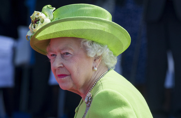 Queen Elizabeth II signed into law a posthumous pardon for 49,000 homosexuals. - Pardon, Death, Homosexuality, , Great Britain, Homosexuality, Queen Elizabeth II