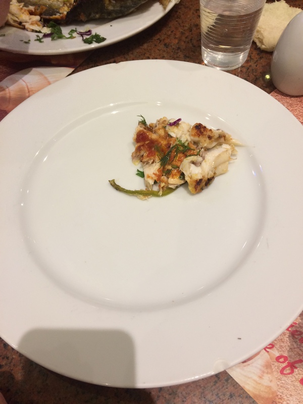 I came to a restaurant, ordered fish, wait 10 minutes, wait 25 minutes, wait ok, I think there are a lot of people and a lot of orders. 40 minutes pass and they bring me this. - My, A fish, A restaurant