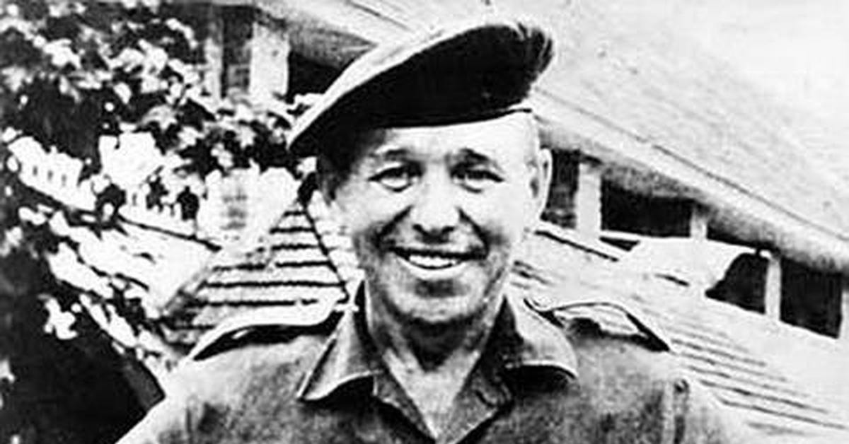 Зигфрид мюллер наемник. Анатолий романовский. Зигфрид мюллер конго черепа. Конго мюллер смеющийся человек. Конго мюллер наемник.