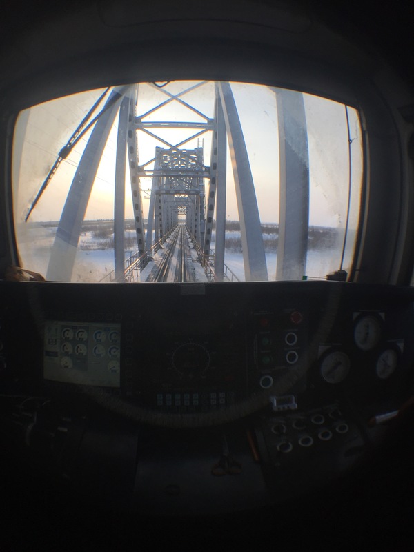 Let's go boys) - My, Russian Railways, Freight train, 2te116u, Driver, Winter, Bridge