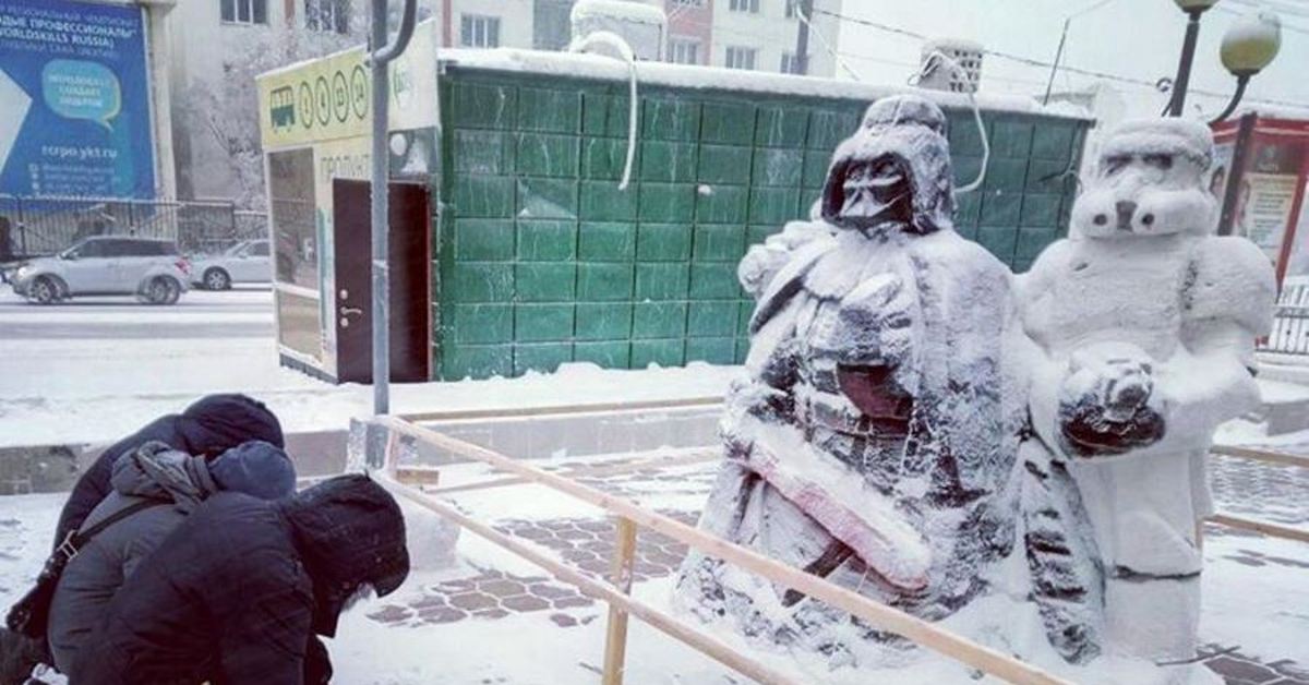 10 е января. Сумасшедший декабрь. Дарт Вейдер из снега. Снеговик РО Звёздным войнам. 1 Февраля фото прикольные.