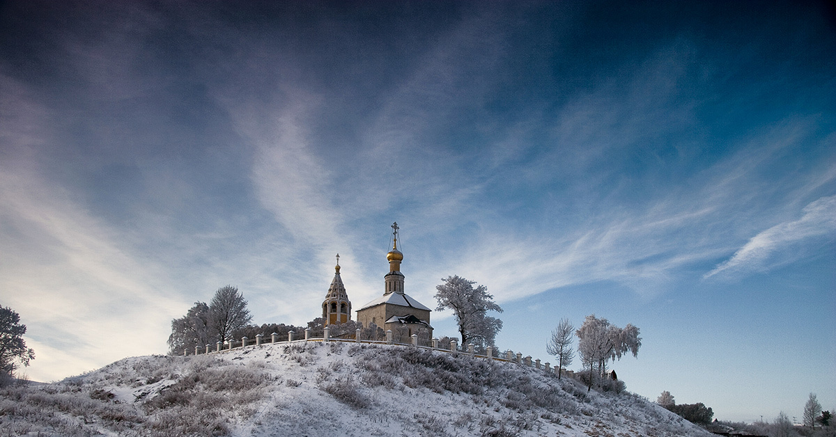 Церковь на горе зима