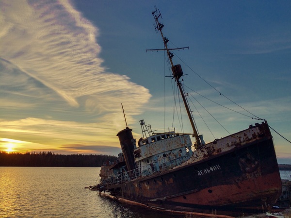 Old Dolphin is no longer a swimmer - Sunset, My, Ladoga lake, Lake, Ship