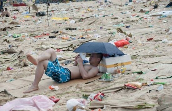 Dirty beach in China - Garbage, Beach, China