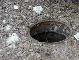 In the Perm Territory, fleeing from a stray dog, a schoolgirl fell into a manhole - of course, no one is to blame. - Permian, Children, , stray dogs, Dog, Sewer hatch