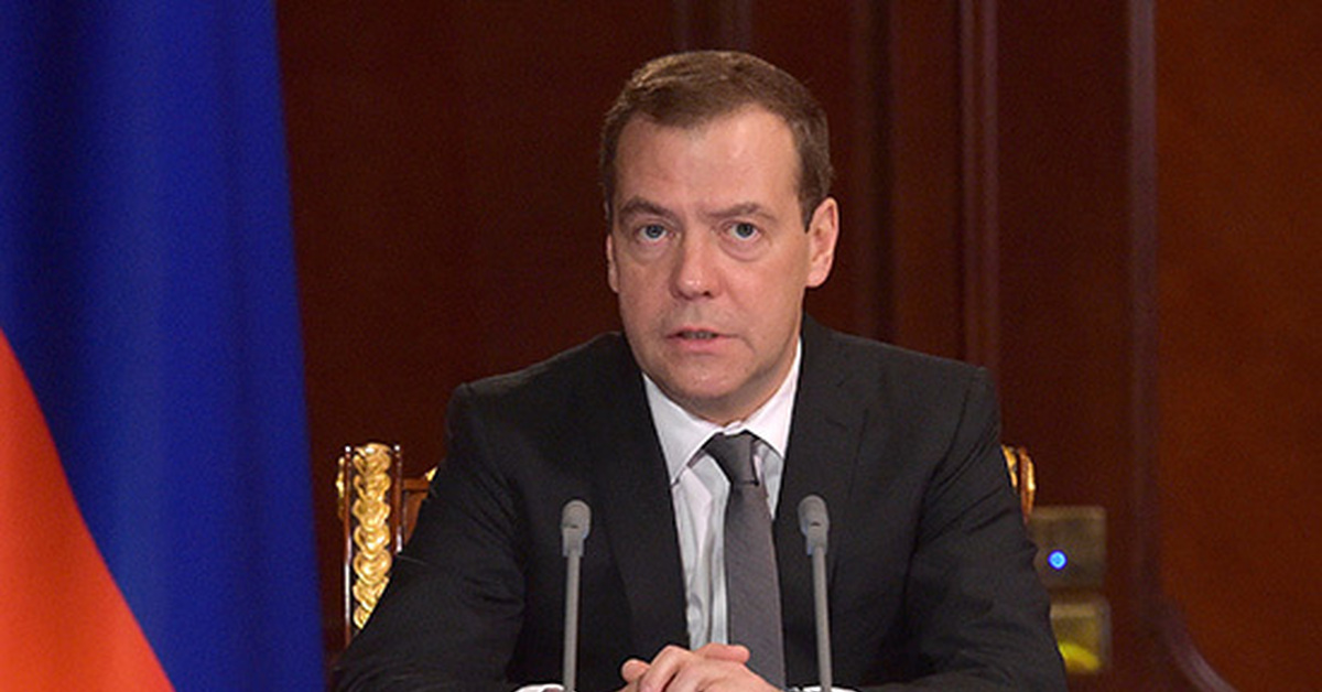 Медведев украинцы. Д.А Медведев председатель правительства РФ. Медведев 2006.
