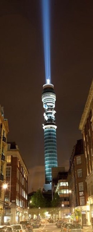 This building looks like a Jedi sword at night - The photo, Sword, Star Wars, , London