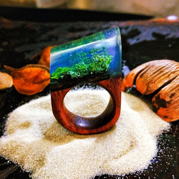 Морское дно на пальце