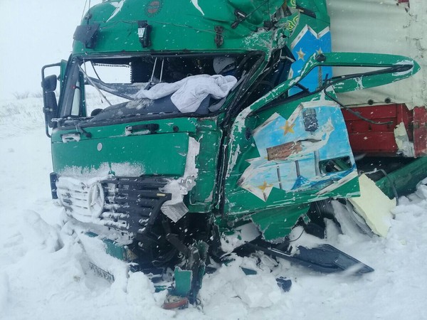 Dangerous job. - Road, Truckers, Crash