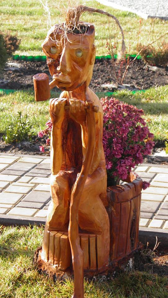 Cut out a little. - My, Tree, Wood carving, Chainsaw, , , Garden figures, Longpost, Decor