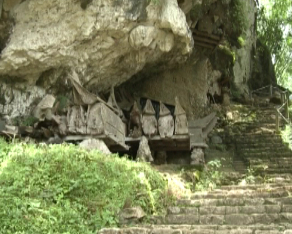 Tana Toraja, Indonesia: Valley of the Shadow of Death. Part 3 and last - My, Indonesia, Sulawesi, , Grave, , Video, Longpost