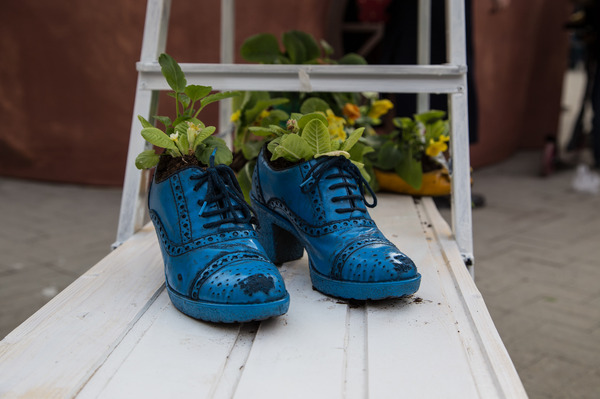 Как использовать старую обувь?