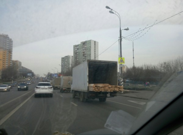 Reminds me of a movie... - Carelessness, Moscow, Car, Road, Darwin Prize, Safety, Destination, My, Road accident