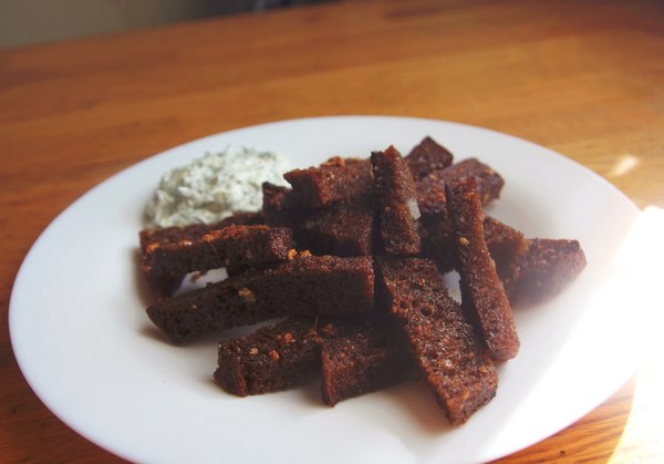 Croutons with garlic and beer sauce. - My, Toast, Beer, Garlic, Sauce, Relaxation, Longpost