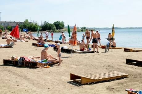 Window dressing in Chelyabinsk. - Window dressing, Beach, Vladimir Putin, Chelyabinsk