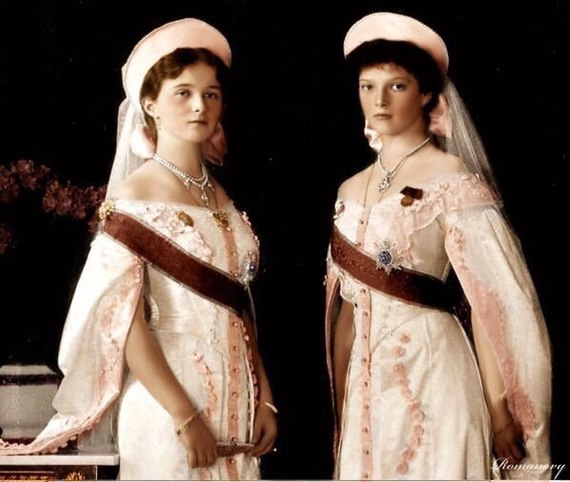 Elegant princesses Olga and Tatyana Romanov, 1914 - Story, Romanovs, The photo
