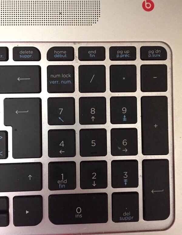 Keyboard with optical illusion of black dots between buttons - Illusion, 9GAG, Keyboard, Black dots, Optical illusions