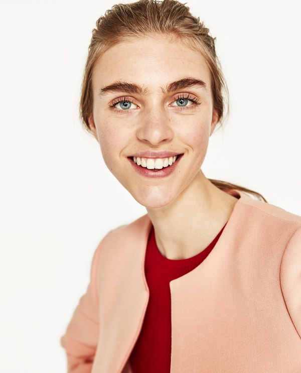 Я всего лишь хотела посмотреть пальто на весну....