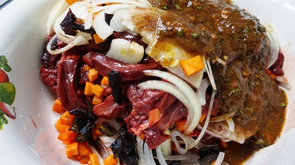 Оленина по-якутски с черносливом. Оленина, Мясо, Мультиварка, Кулинария, Еда, Длиннопост