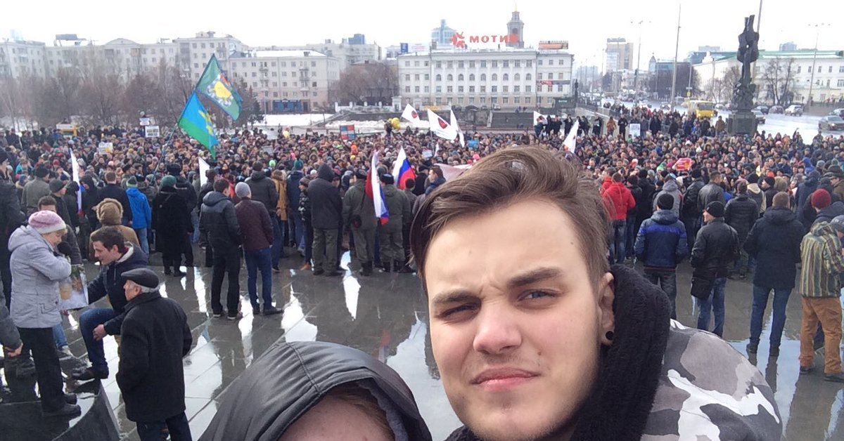 Откуда появился навальный. Навальный и навальнята. Дебилы на митинге. Школьники на митинге. Навальнята на митинге.
