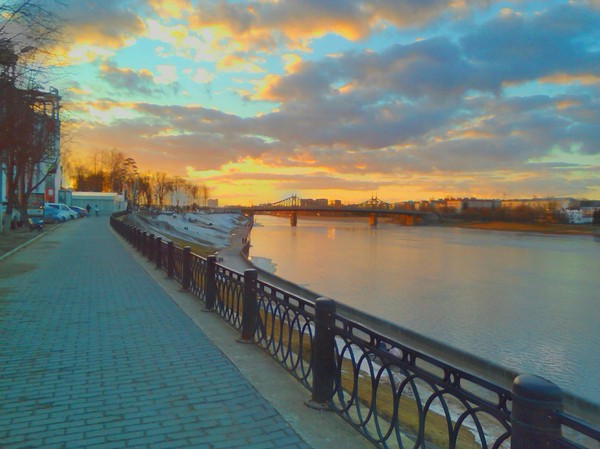 Spring in Tver - My, The photo, Tver, Spring, Clouds, Evening, City Garden