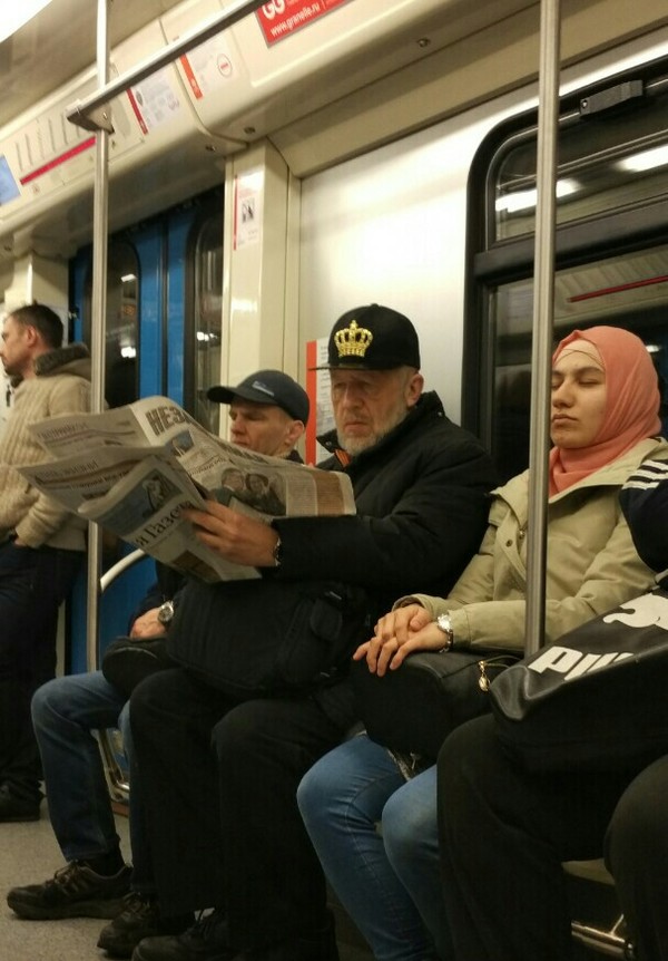 Fashionable grandfather in the subway - Grandfather, Fashion, Metro, Cap, Luxury, Moscow, Tsar