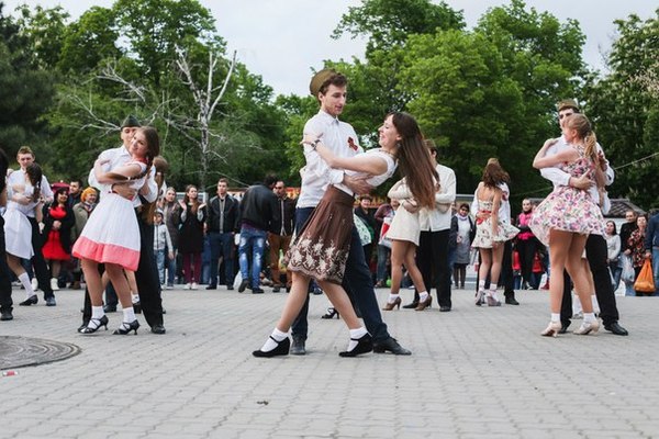 Hustle flashmob - Flash mob, May 9, Hustle, May 9 - Victory Day