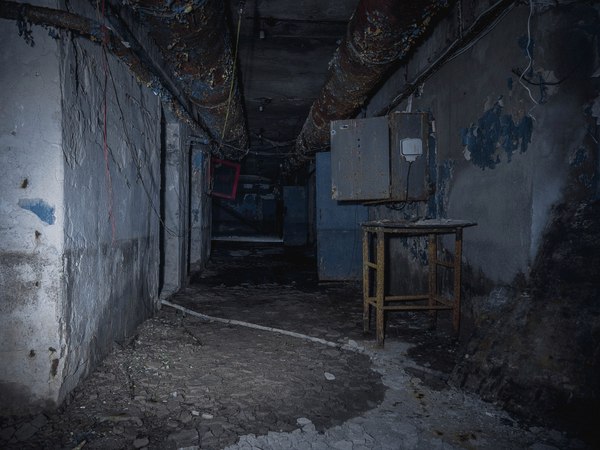 In one Omsk bomb shelter... - , Omsk, Cast, Bomb shelter, Abandoned