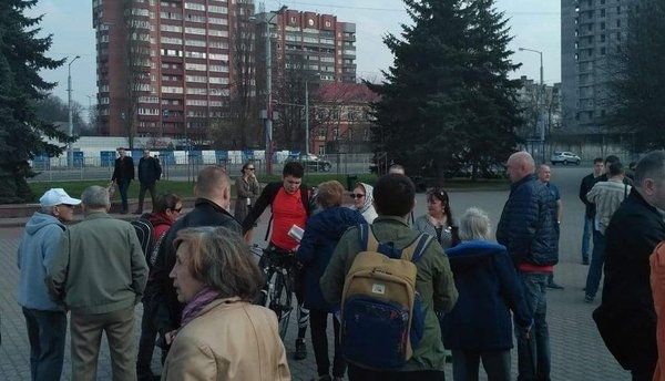 Кручу, кручу, кручу, педали кручу. С горы, с горы, с горы как птица лечу.