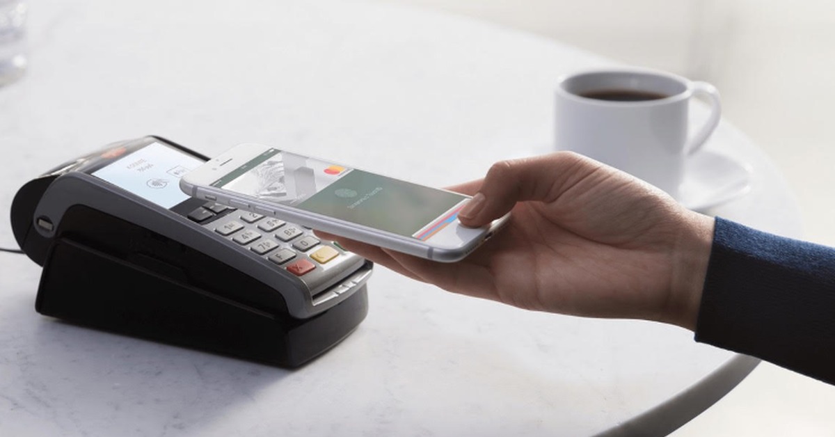 Has payment. Оплата Apple pay. Оплата смартфоном. Бесконтактная оплата с телефона. Терминал для оплаты телефона.